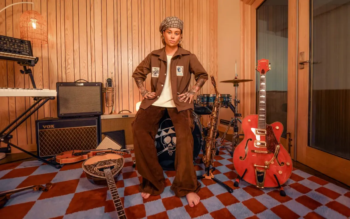 Tash Sultana, fenômeno global, anuncia shows no Brasil Tash Sultana, fenômeno global, anuncia shows no Brasil
