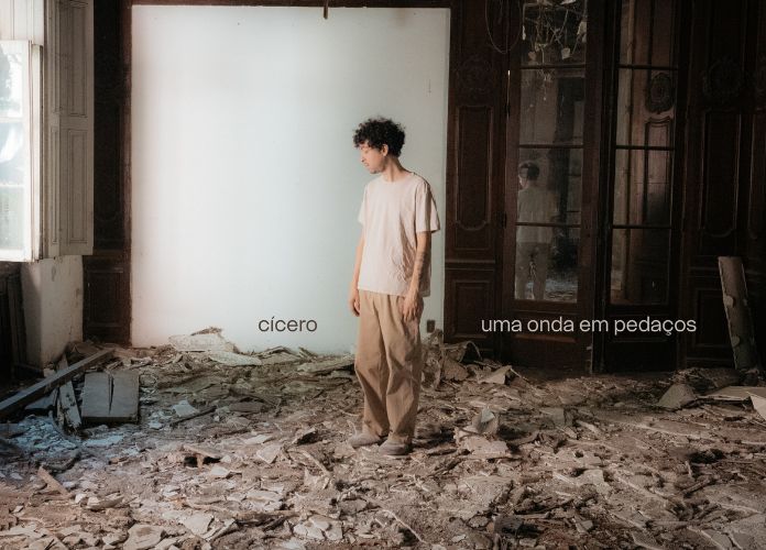 Capa do álbum “Uma Onda em Pedaços”, de Cícero