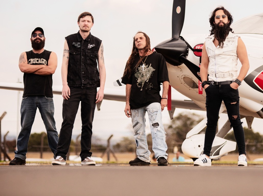 A Ramon Valdez lança material