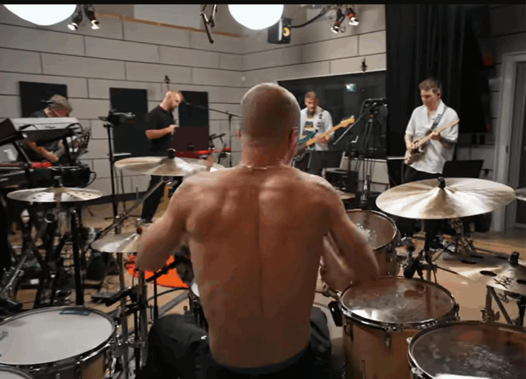 Leprous fez cover para hit do A-ha