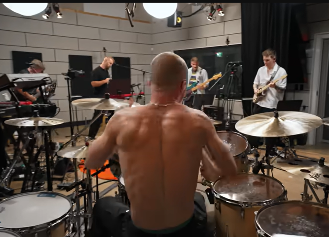 Leprous fez cover para hit do A-ha