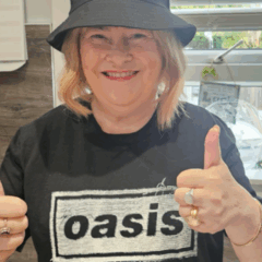 Susan Boyle se derrete após dedicatória do Oasis em show