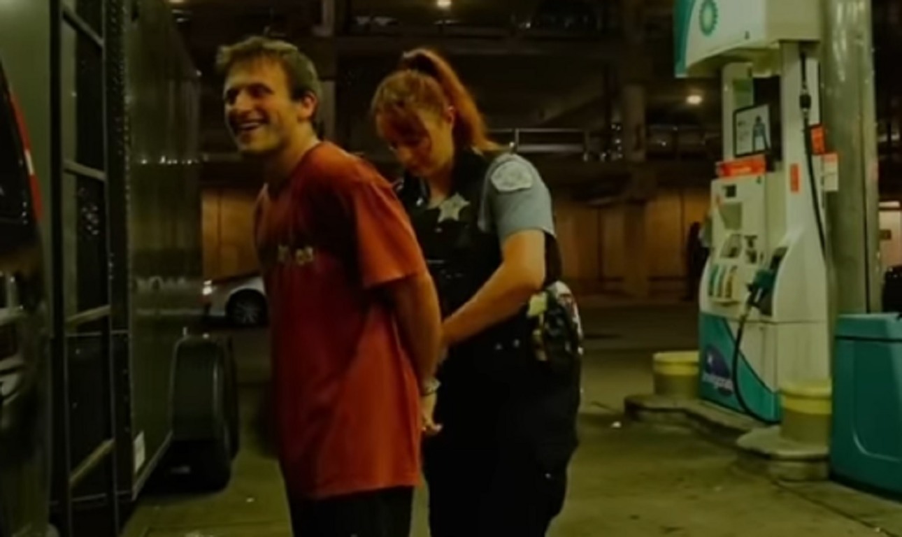 Vocalista do Silly Goose sendo preso, Nu Metal