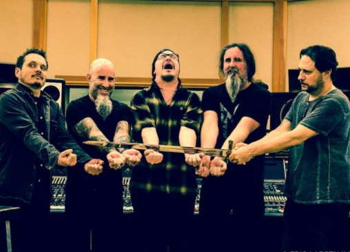 Mr. Bungle, em registro feito por Eric Larsen