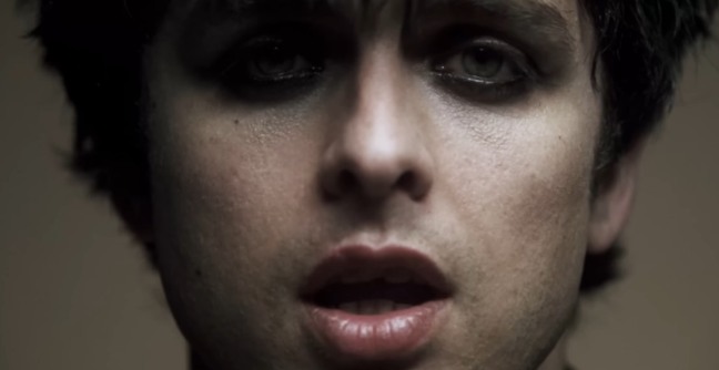 Billie Joe Armstrong em Wake Me Up When September Ends, do Green Day