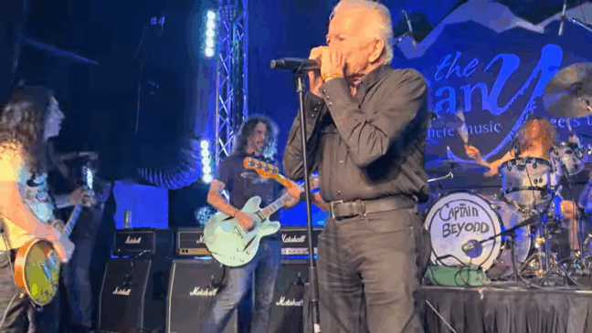 Filho de Taylor Hawkins reúne lendas do Rock em show