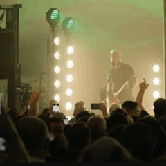 Metallica lança vídeo de "Master of Puppets" diante de apenas 500 fãs