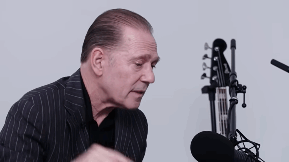 Paul Simonon fez parte do The Clash