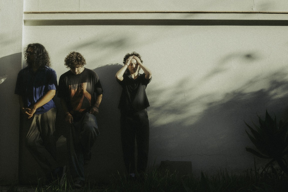 QEVA apresenta seu novo disco