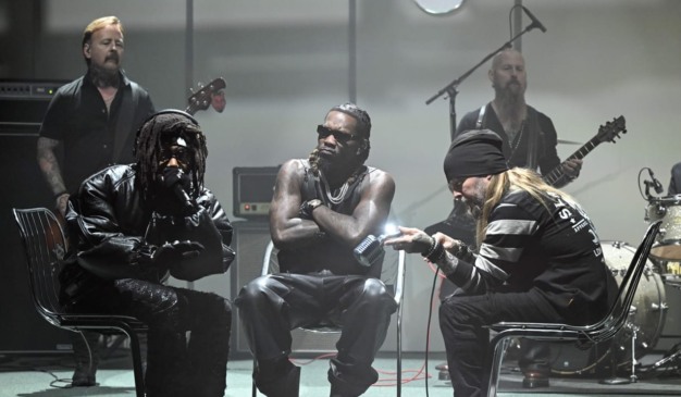 Rappers convidam banda de Nu Metal em performance na TV