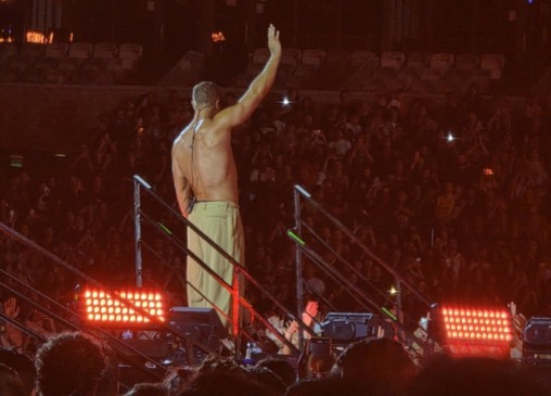 Dan Reynolds (Imagine Dragons) se apresentando em Belo Horizonte