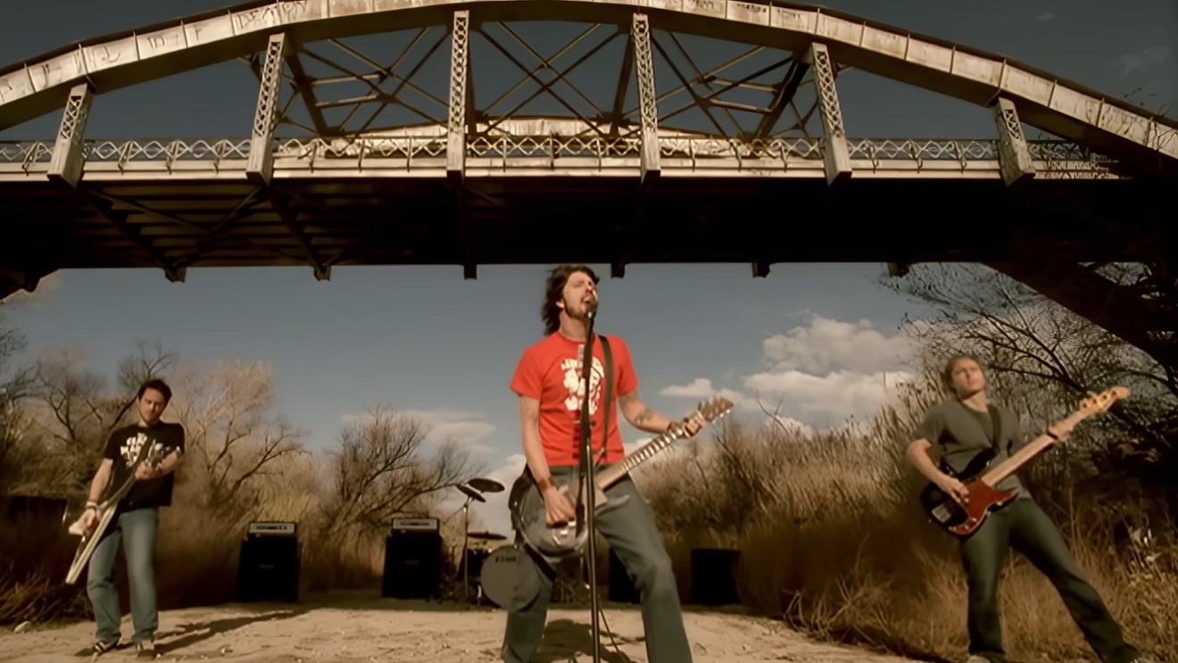 Foo Fighters no clipe de Times Like These