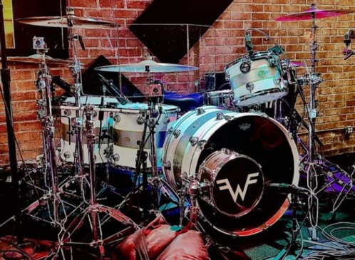 Weezer vem ao Brasil com Josh Freese na bateria