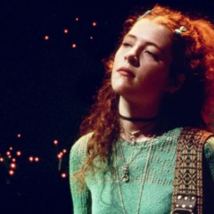 Melissa Auf der Maur reflete sobre sua trajetória e a cena do Rock em seu primeiro livro de memórias