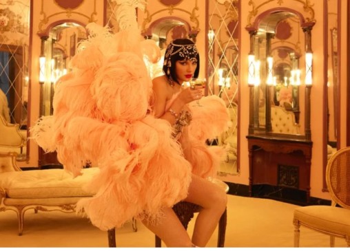 Taylor Swift no photoshoot promocional de "The Life of a Showgirl"