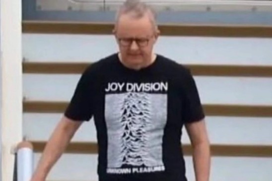 Anthony Albanese, Joy Division, Primeiro-ministro