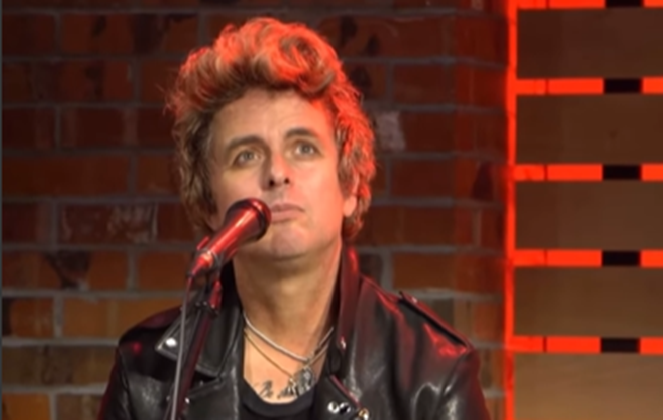 Billie Joe Armstrong explica por que só chama mulheres fãs ao palco