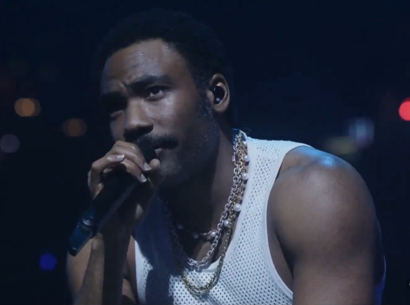 Donald Glover sofreu AVC e quebrou o pé em turnê do Childish Gambino