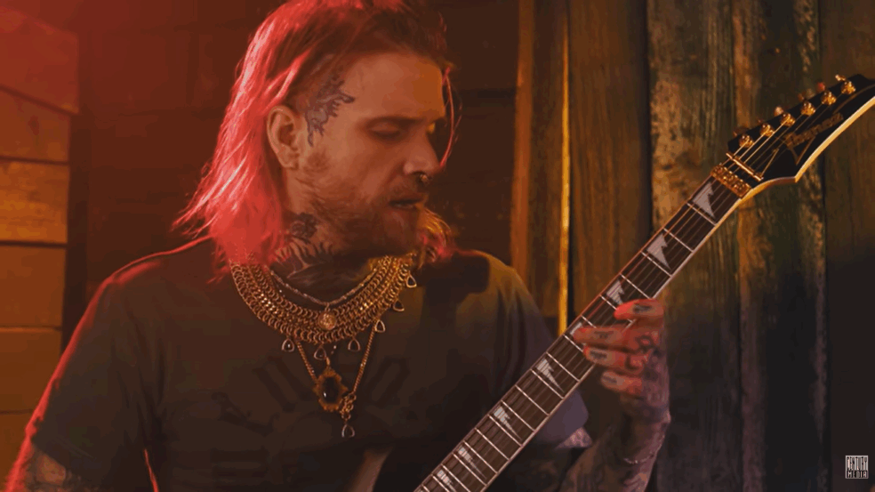 Banda de Metal abandona vocalista em posto de gasolina após comportamento tóxico