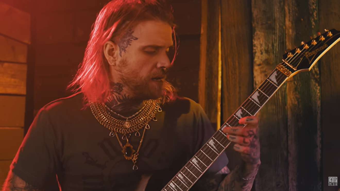 Banda de Metal abandona vocalista em posto de gasolina após comportamento tóxico