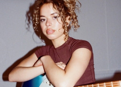 Nilüfer Yanya, em foto por Molly Daniel