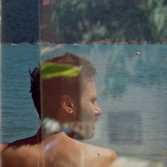 Paulo Novaes e João Menezes lançam "Tiziu", primeiro single do Coisa Híbrida