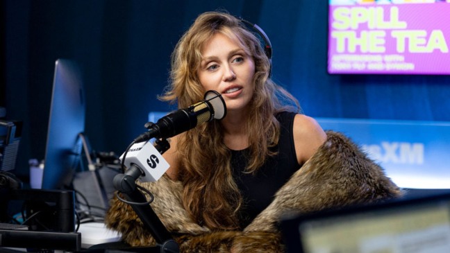 “Dream as One”, interpretado por Miley Cyrus, é o single de Avatar: Fogo e Cinzas