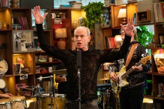 Ney Matogrosso encanta a todos com seus clássicos no novo episódio do Tiny Desk Brasil
