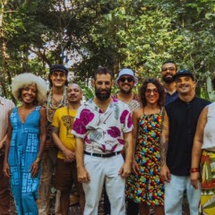 Abayomy, Ney Matogrosso e mais participam do show pelos 20 anos da Audio Rebel