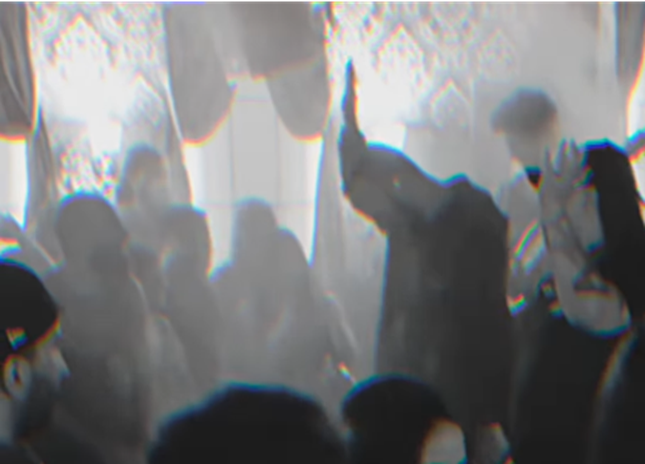 Banda brasileira de Metal transforma reclamação de vizinha em abertura de show