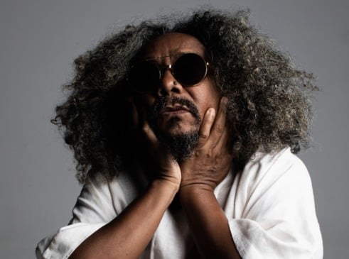 Chico Cesar fala sobre onda epidêmica de feminicídios no país