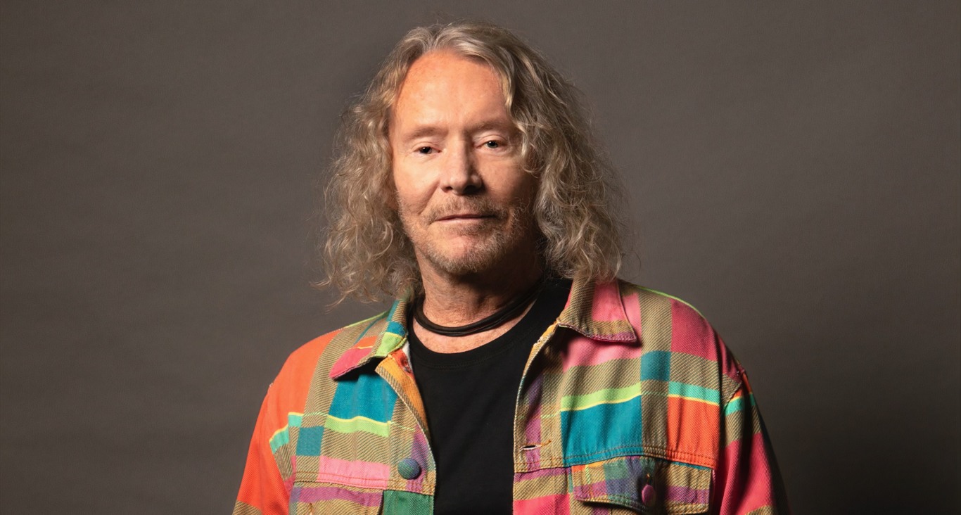 Marcos Valle faz apresentação com Ana Frango Elétrico