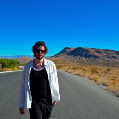 Nathan Bakker investe em sua carreira solo com o single de estreia Em Meus Sonhos, Pra Sempre