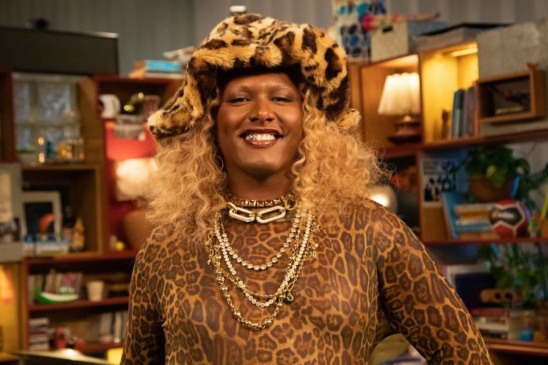 Presentão Liniker apresenta inédita no décimo episódio do Tiny Desk Brasil