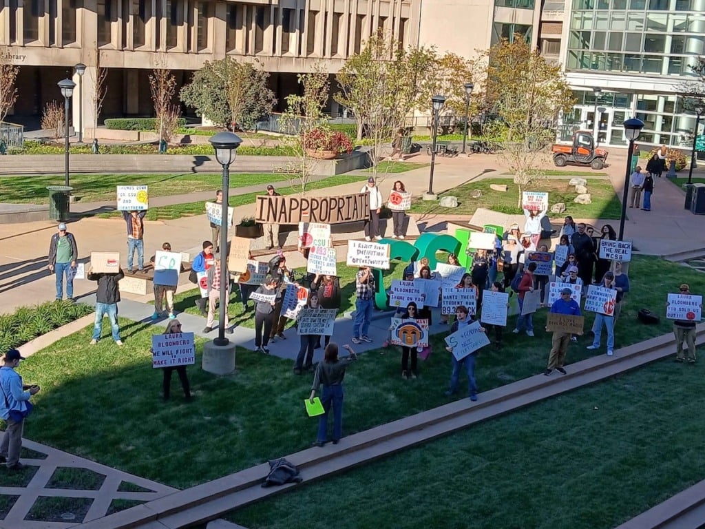 Universidade dos EUA, Rádio, Rock, Jazz Universidade dos EUA, Rádio, Rock, Jazz