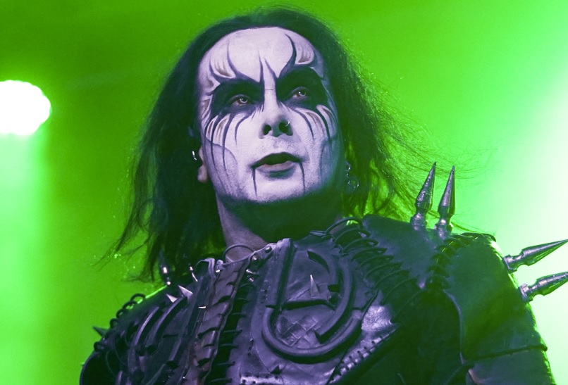 Ex-membros da banda Cradle of Filth processam o vocalista Dani Filth