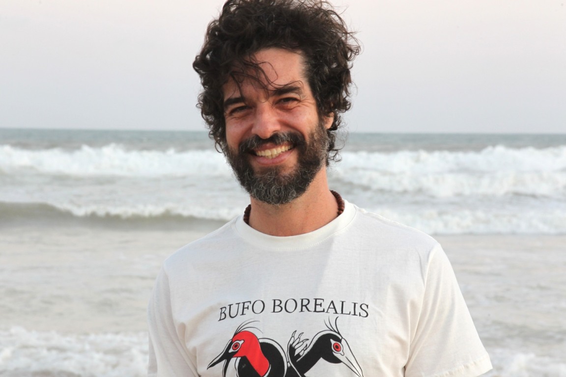 Martin Mendonça reflete sobre mudanças pessoais em seu novo disco solo "Mundo de Nós Dois"; ouça Martin Mendonça reflete sobre mudanças pessoais em seu novo disco solo "Mundo de Nós Dois"; ouça