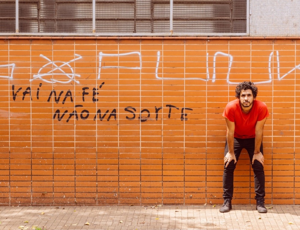 Gustavo Ortiz estreia single em homenagem a Naná Vasconcelos; ouça Afoxé do Nego Véio” Gustavo Ortiz estreia single em homenagem a Naná Vasconcelos; ouça Afoxé do Nego Véio”