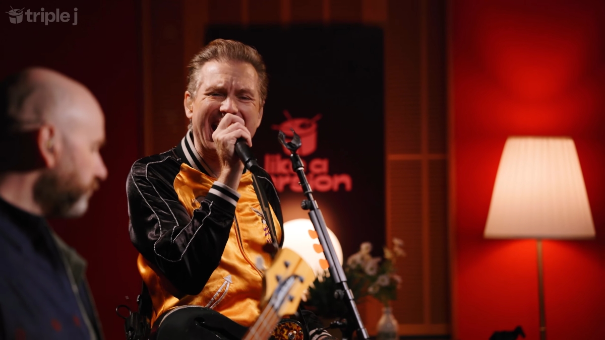 Franz Ferdinand surpreende com cover de Amyl and The Snnifers