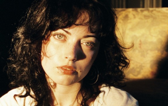 Filha de peixe: Violet Grohl lança single inspirado em David Lynch