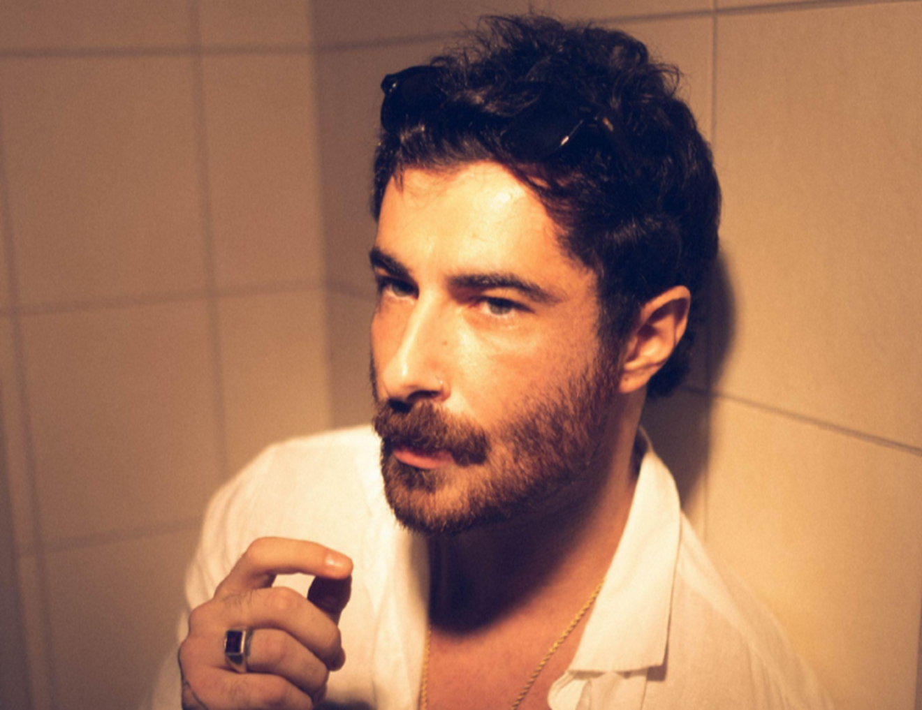 Jay Horsth lança disco de estreia com ponte entre o passado e o futuro