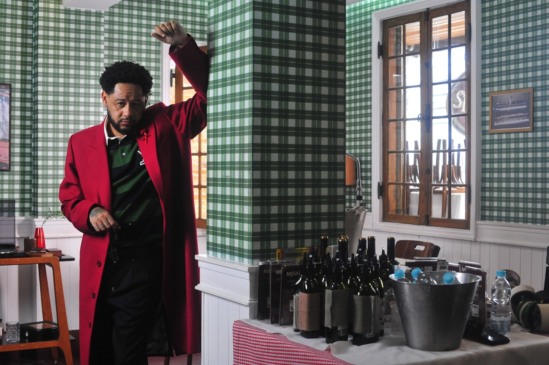 Emicida anuncia turnê para levar aos palcos experiência de seu novo disco