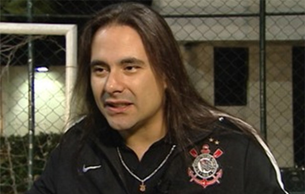 André Matos, ícone do Metal, com jaqueta do Corinthians