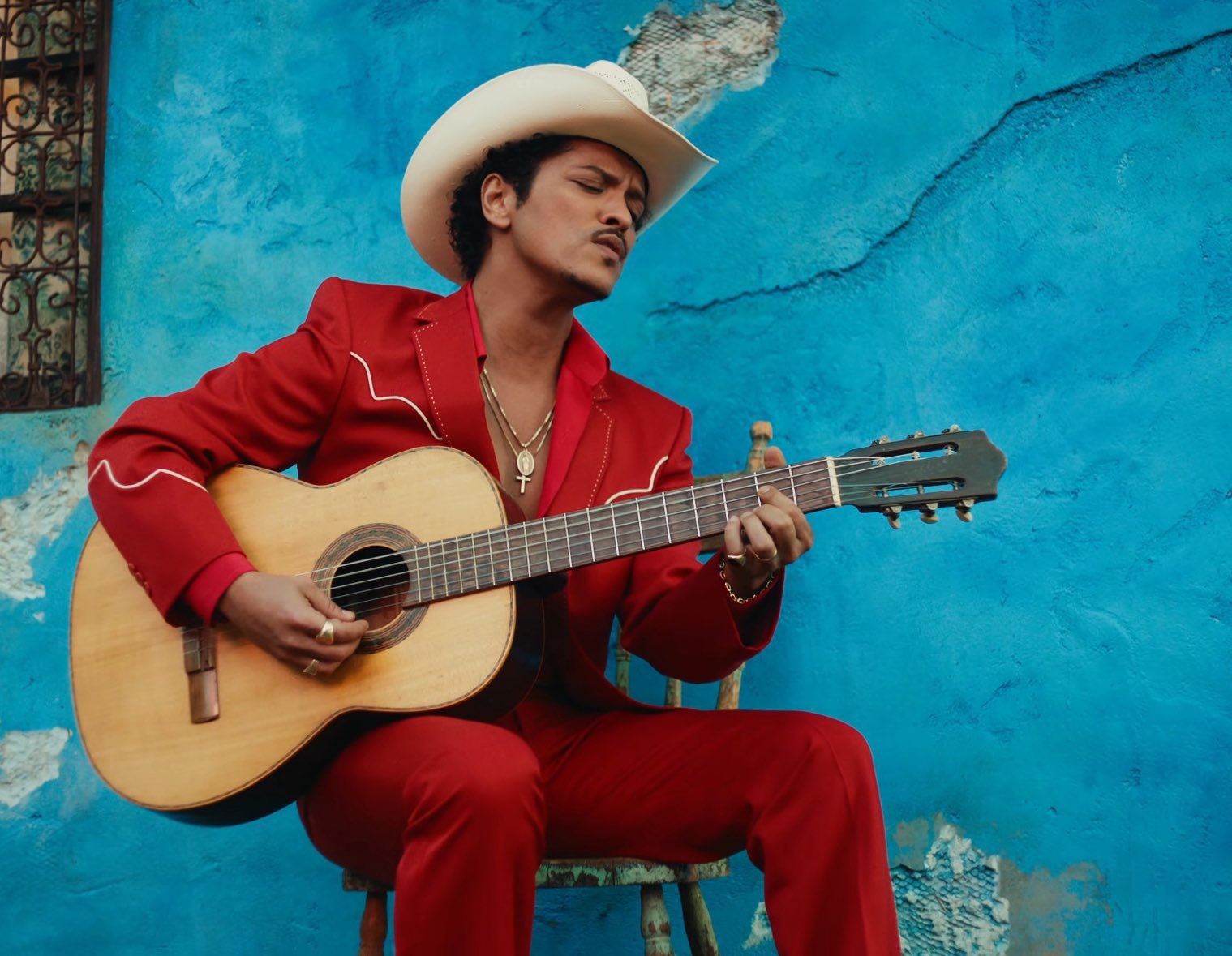Novo disco de Bruno Mars é comparado a Pablo do Arrocha, Barões da Pisadinha e Gretchen
