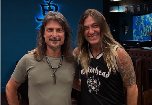 Rafael Bittencourt e Edu Falaschi fazem as pazes