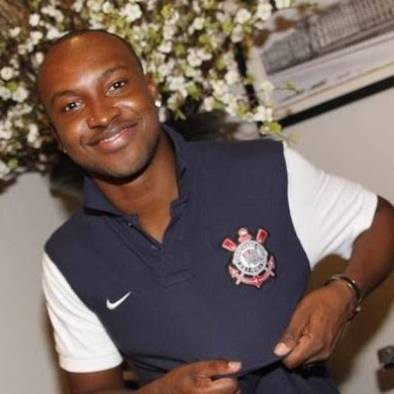 Thiaguinho com a camiseta do Corinthians