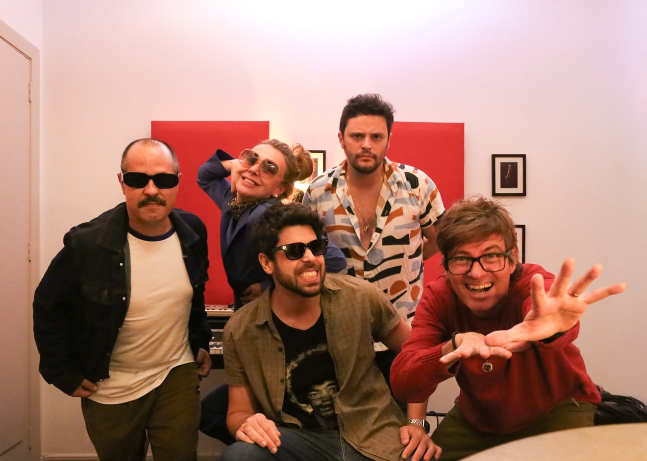 Anacrônica lança novo single