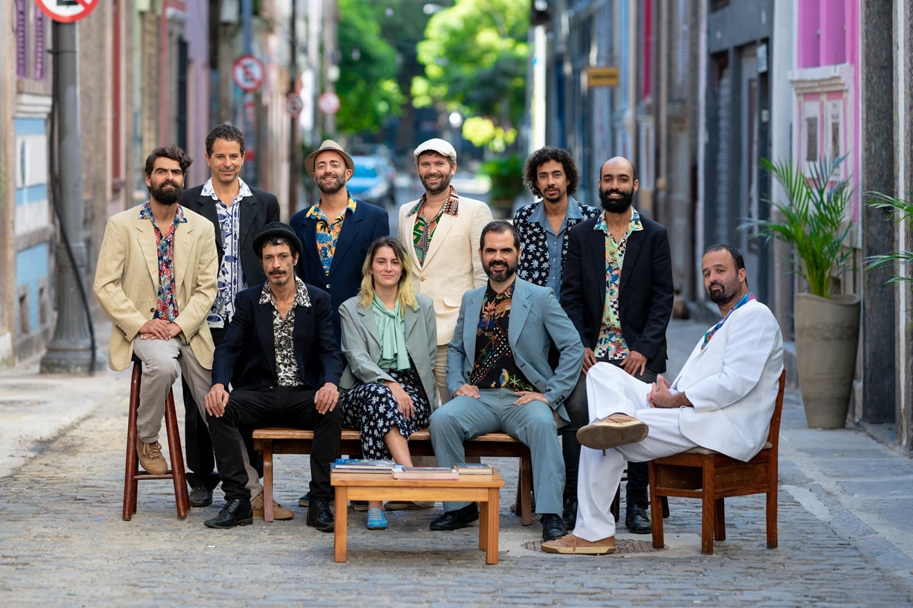 Orquestra Voadora inaugura fase “Elétrica” com versão de “Lucro”, do BaianaSystem