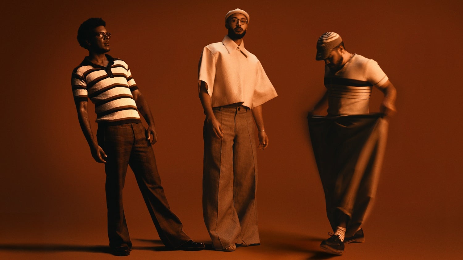 Gilsons exploram novas sonoridades sem perder sua essência em seu novo disco 