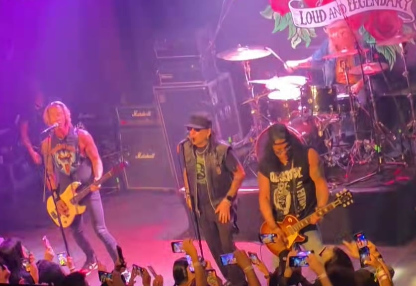 Sem Axl Rose, formação clássica do Guns N’ Roses nos Anos 90 se reúne em evento beneficente